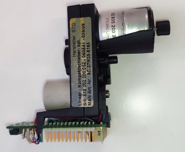8C.37M35-8165 Ink Engine for Manroland 300 and Manroland 700 printing machines used in industrial printing equipment.
