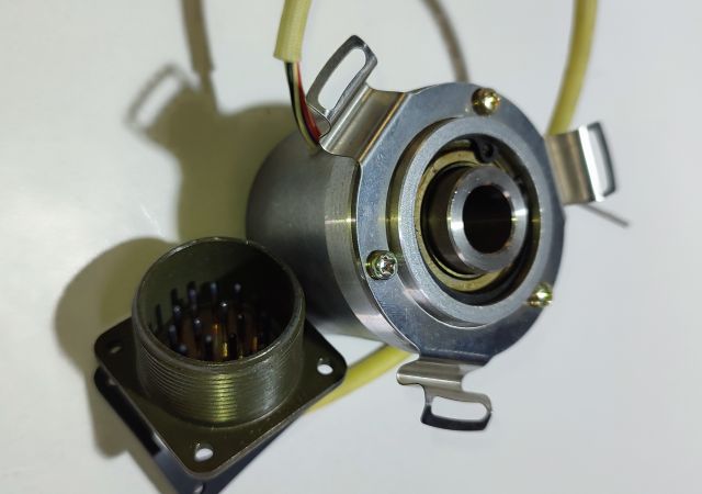 Encoder TAMAGAWA SEIKI 2151N141E9 an electronic spare part for Heidelberg Goss M600 printing machines used in industrial printing equipment.